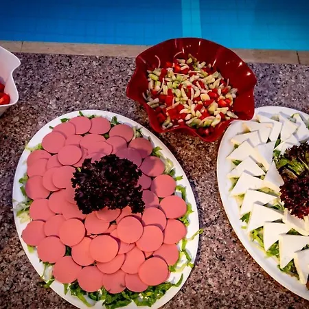 מלון Asia Hotel 3*